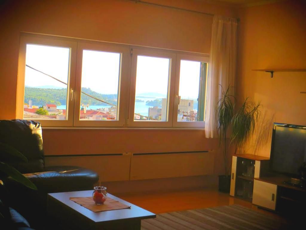 Apartment Simaris - Spacious With Terrace And Sea View Šibenik Extérieur photo