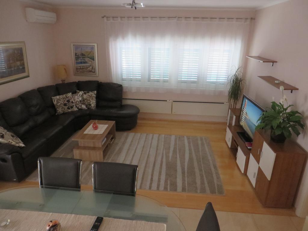 Apartment Simaris - Spacious With Terrace And Sea View Šibenik Extérieur photo