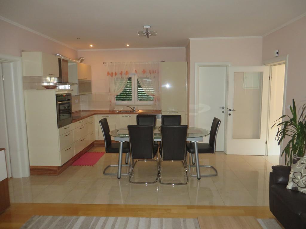 Apartment Simaris - Spacious With Terrace And Sea View Šibenik Extérieur photo