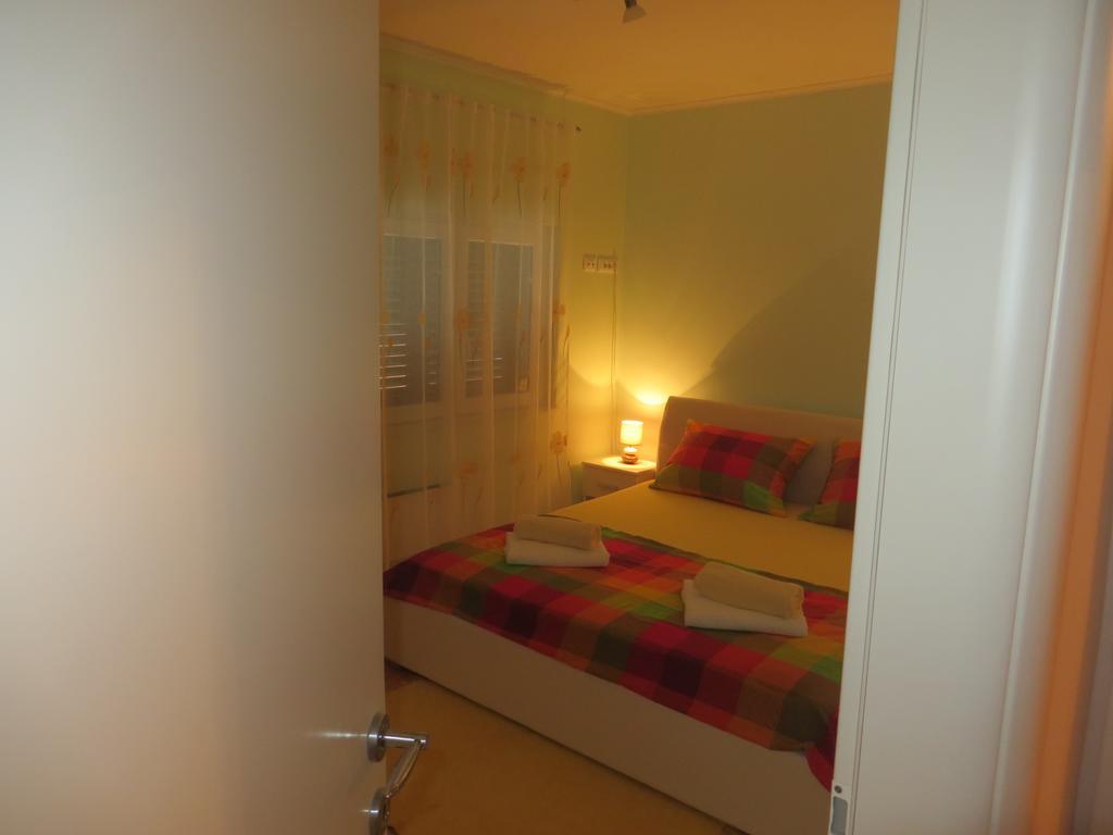 Apartment Simaris - Spacious With Terrace And Sea View Šibenik Extérieur photo